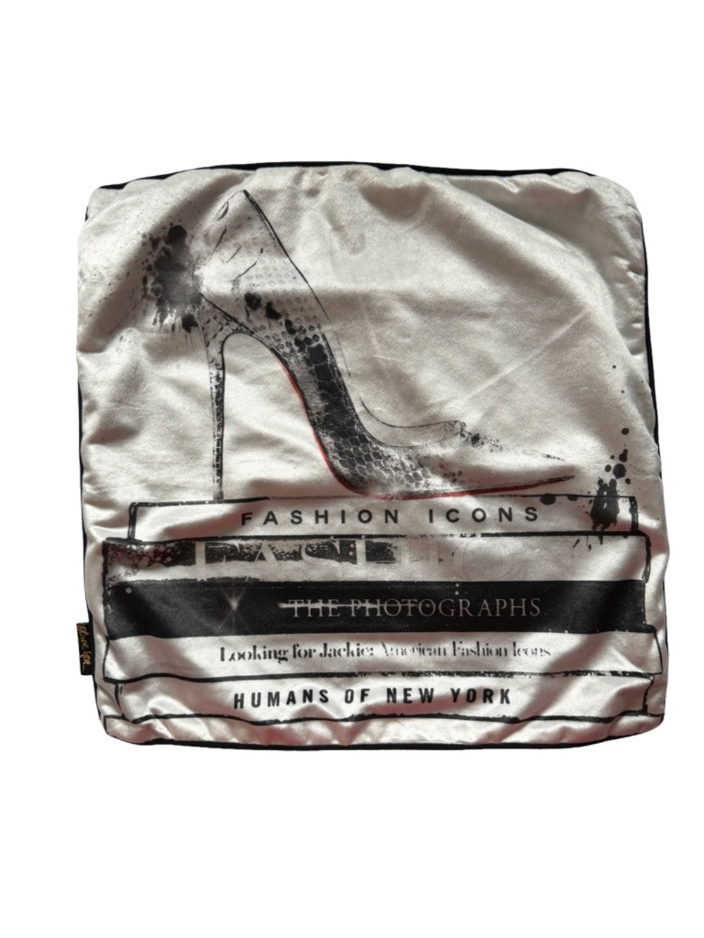 Oliver Gal Black White and Red Fashion Icons Accent Pillowcase Glam Louboutin - Picture 4 of 9